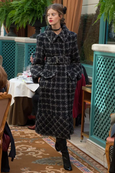 Look 15